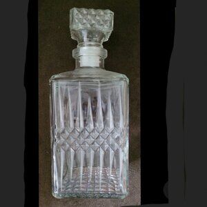 🥃 Vtg Square Whiskey Glass Decanter W/Stopper Diamond Cut, Vertical Cut Sides